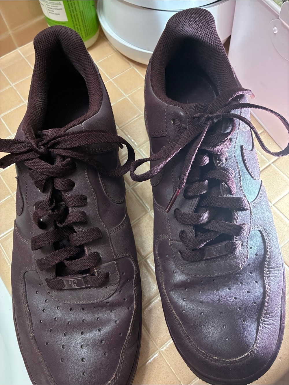 Nike Air Men's Low-Top Sneakers in Dark Brown